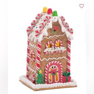 Christmas themed gingerbread house, lights up,NWT